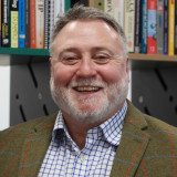 Simon Evans Headshot
